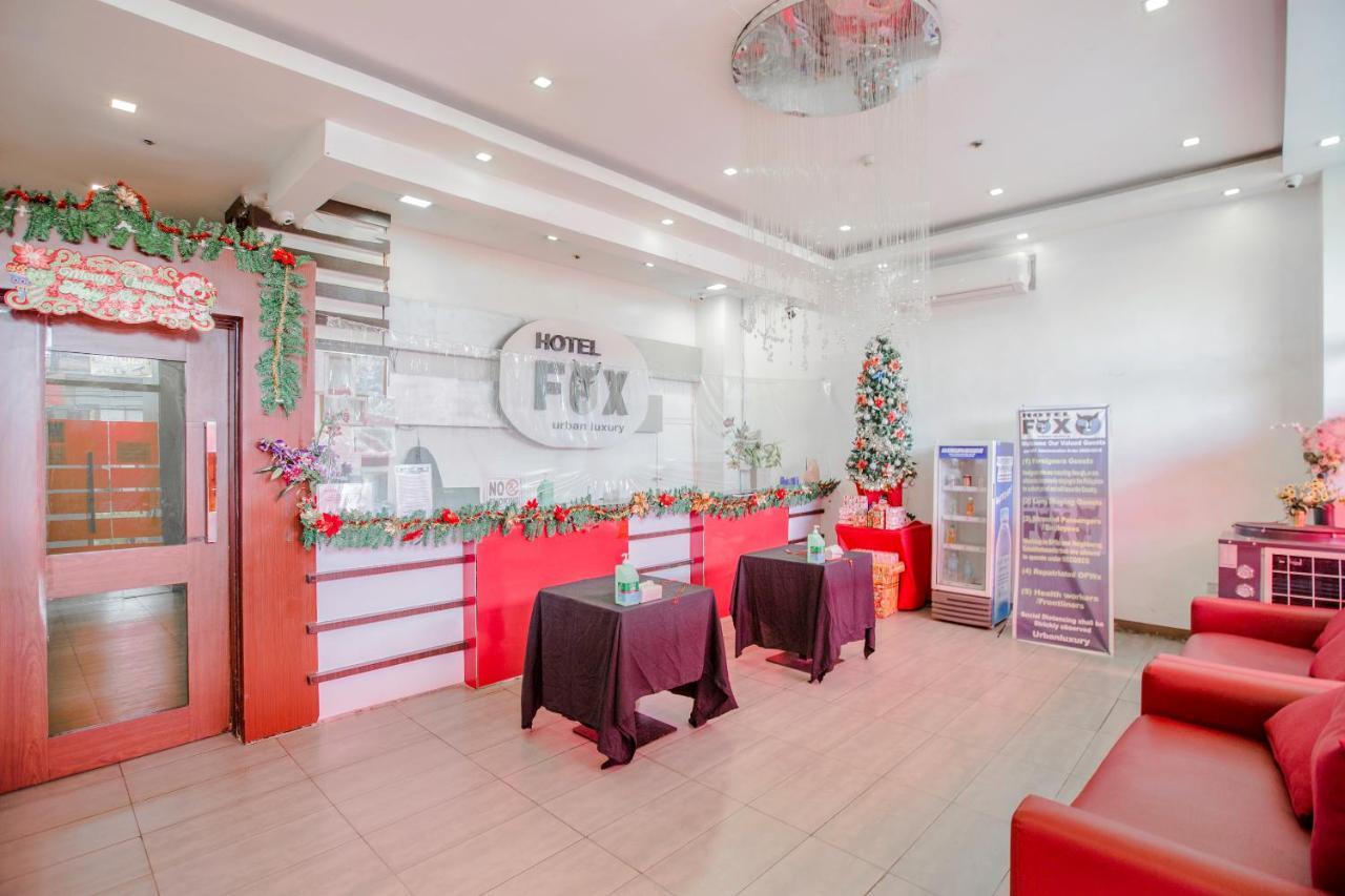 Oyo 637 Fox Hotel Кесон Сити Екстериор снимка