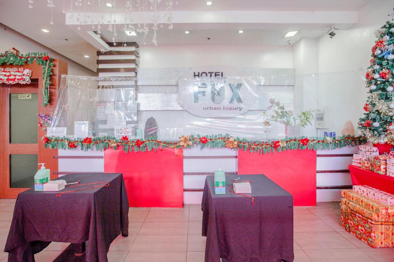 Oyo 637 Fox Hotel Кесон Сити Екстериор снимка